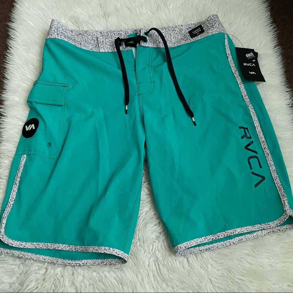 RVCA Shorts - Picture 3 of 9